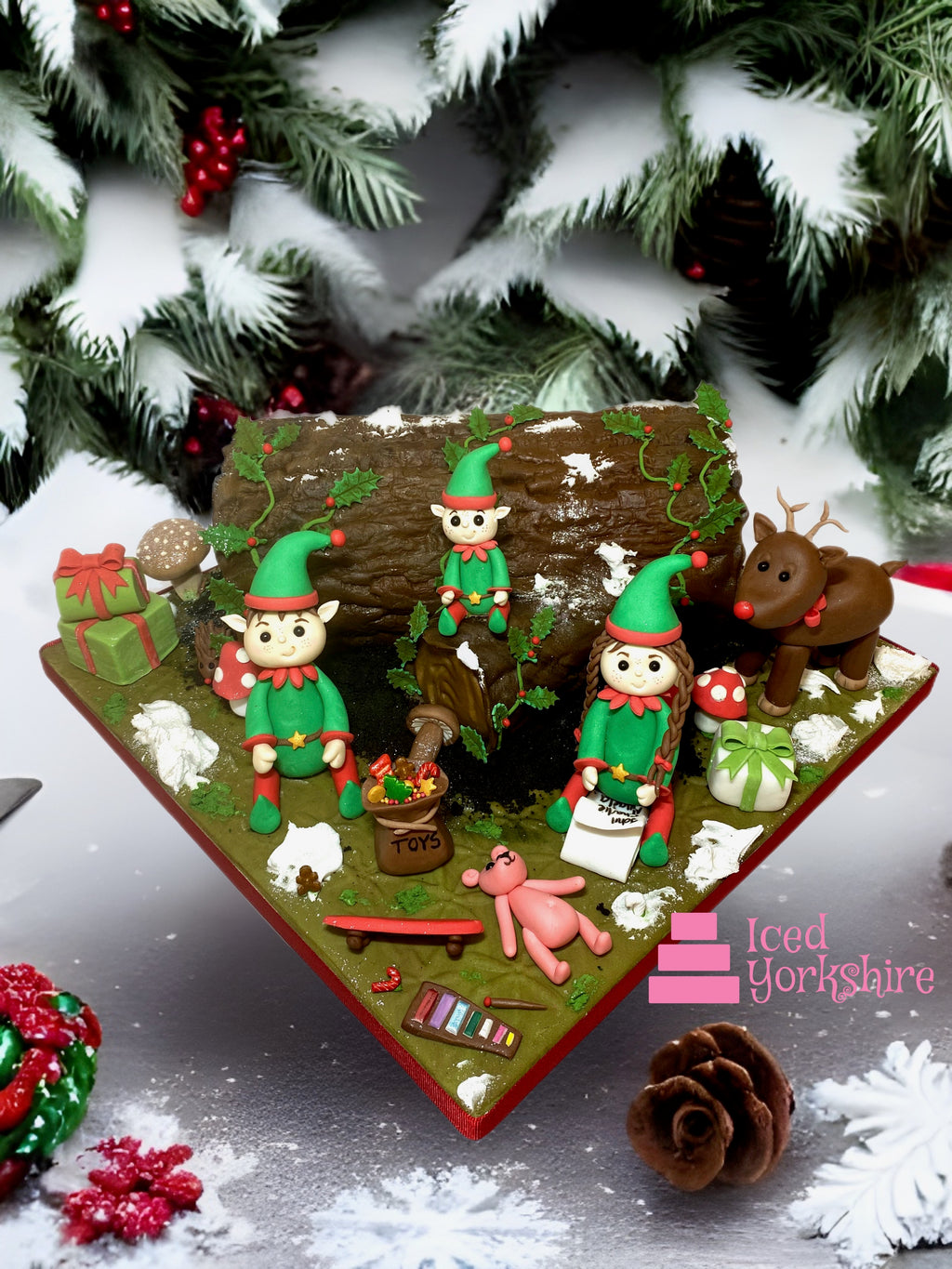 Festive Elf Cake 2023.